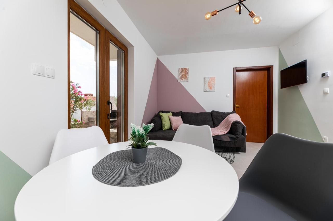 Apartments Vjeko Krk Town Εξωτερικό φωτογραφία