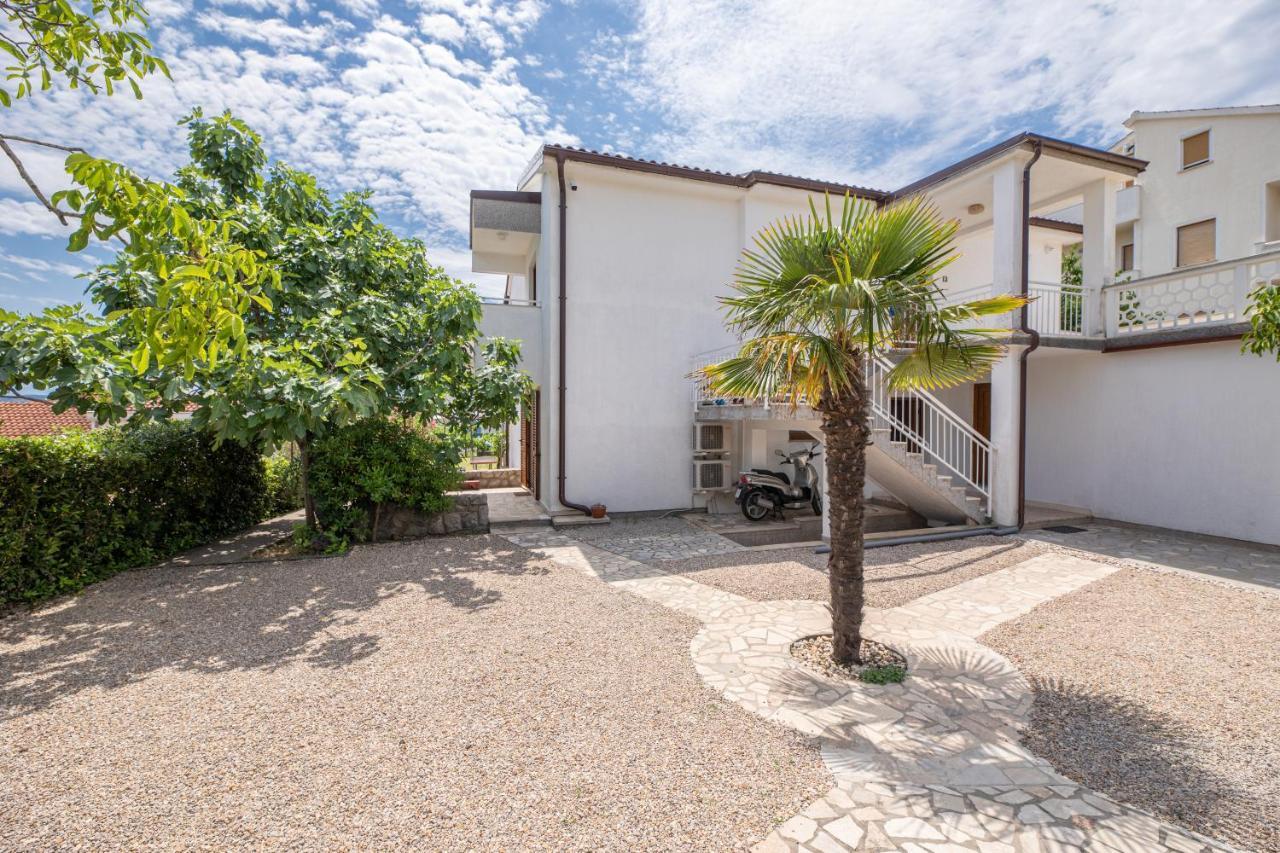 Apartments Vjeko Krk Town Εξωτερικό φωτογραφία