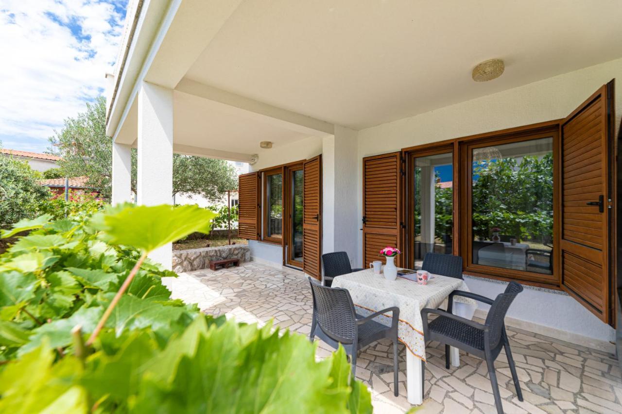 Apartments Vjeko Krk Town Εξωτερικό φωτογραφία