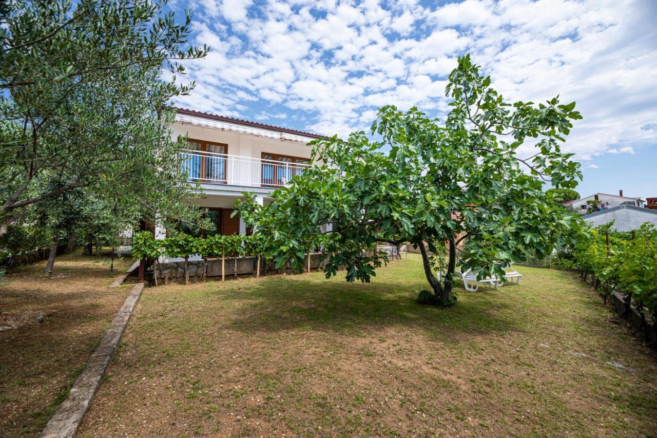 Apartments Vjeko Krk Town Εξωτερικό φωτογραφία