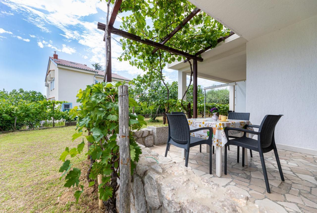 Apartments Vjeko Krk Town Εξωτερικό φωτογραφία
