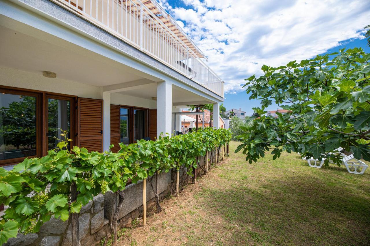 Apartments Vjeko Krk Town Εξωτερικό φωτογραφία