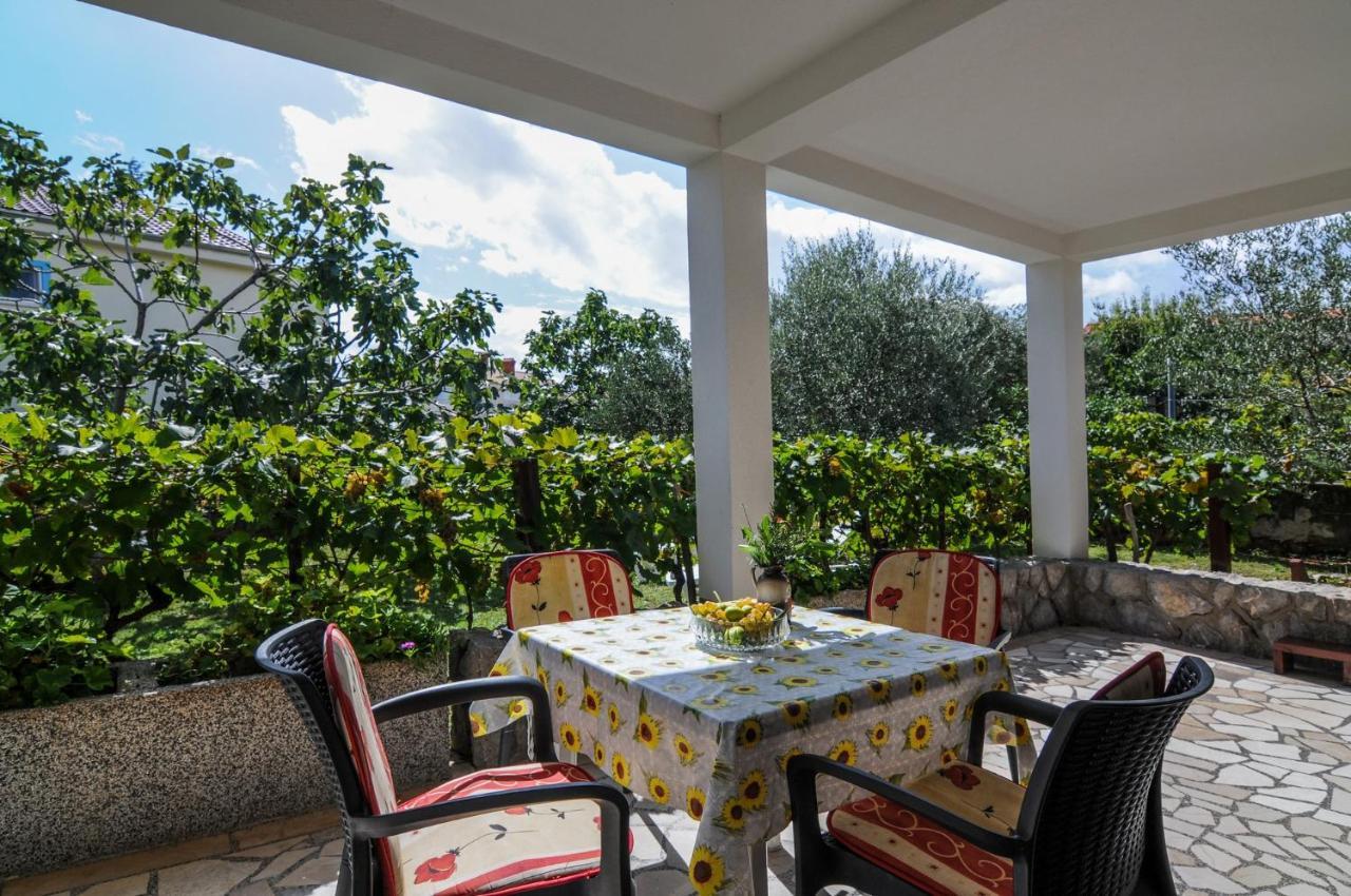 Apartments Vjeko Krk Town Εξωτερικό φωτογραφία